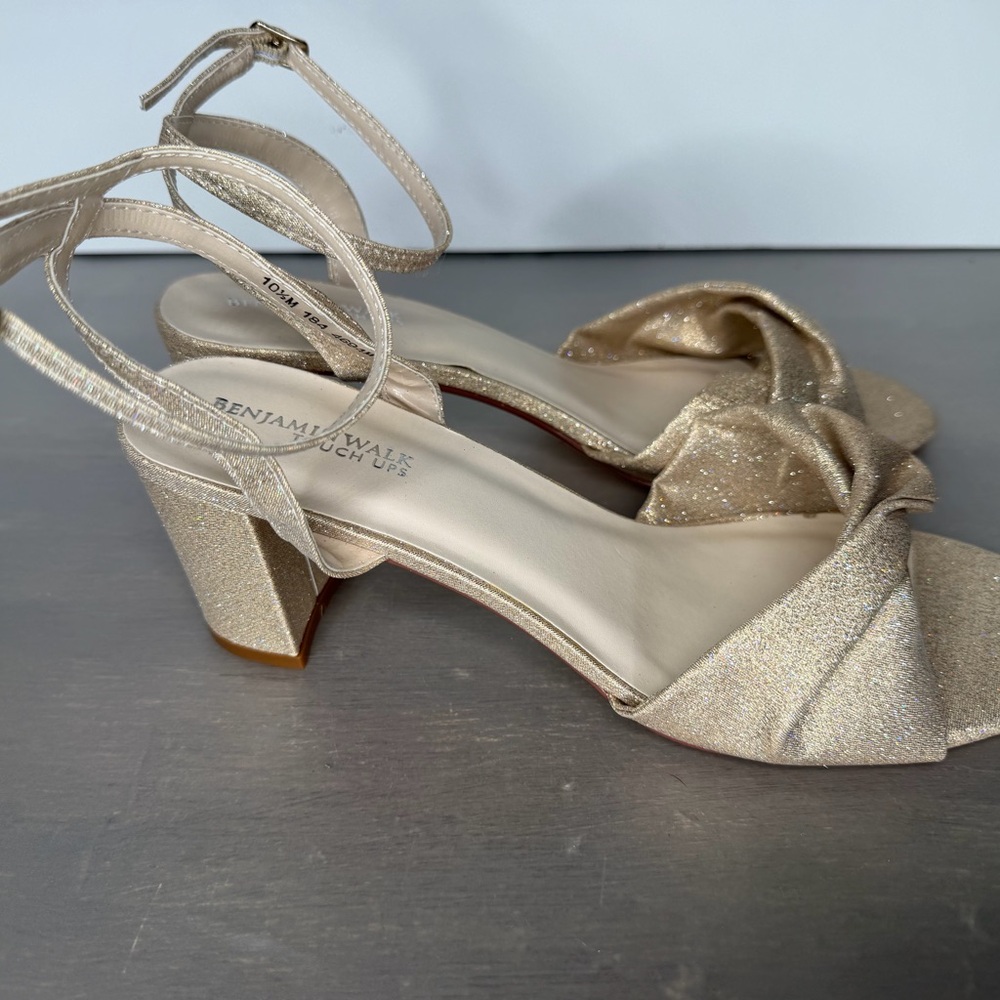 Touch Ups Benjamin Walk Champagne Sparkle Sandals Sling Back Open Toe Sz 10.5 - Picture 4 of 11